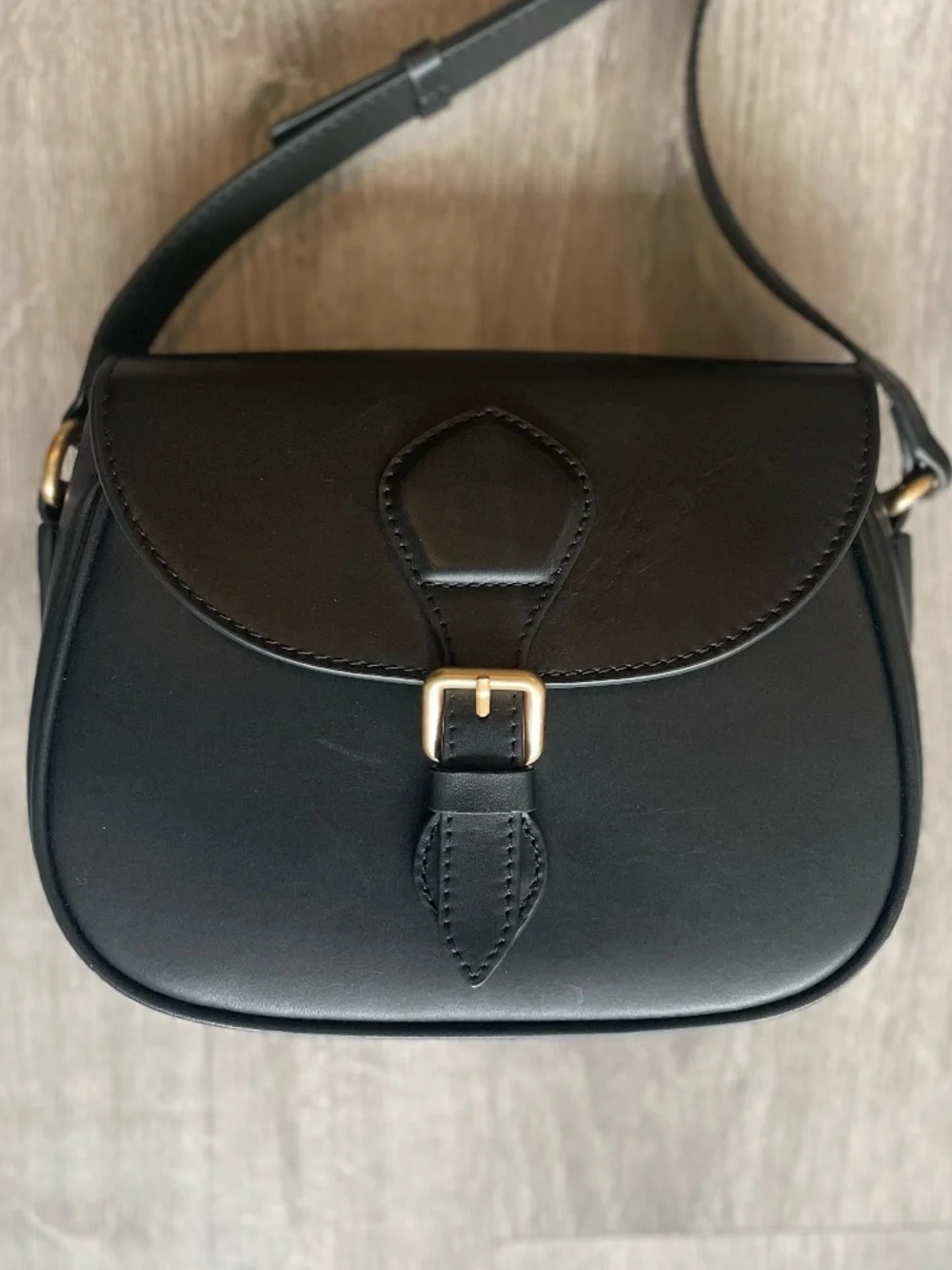 Banana Republic Black Leather Saddle Crossbody Bag Brass Buckle Flap